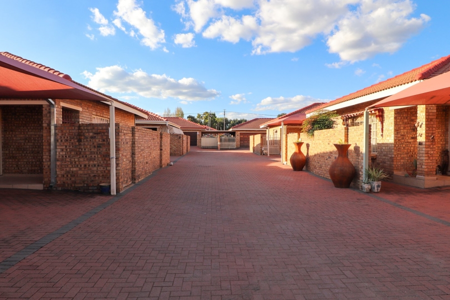 3 Bedroom Property for Sale in Flimieda North West